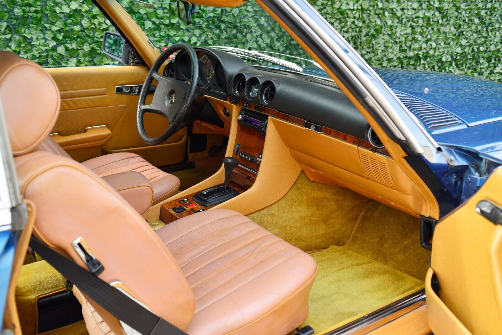 Mercedes-Benz-SL-Class-Cabriolet-1984-17