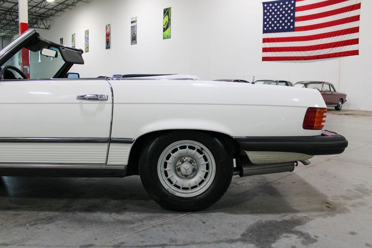 Mercedes-Benz-SL-Class-Cabriolet-1984-3