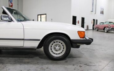 Mercedes-Benz-SL-Class-Cabriolet-1984-9