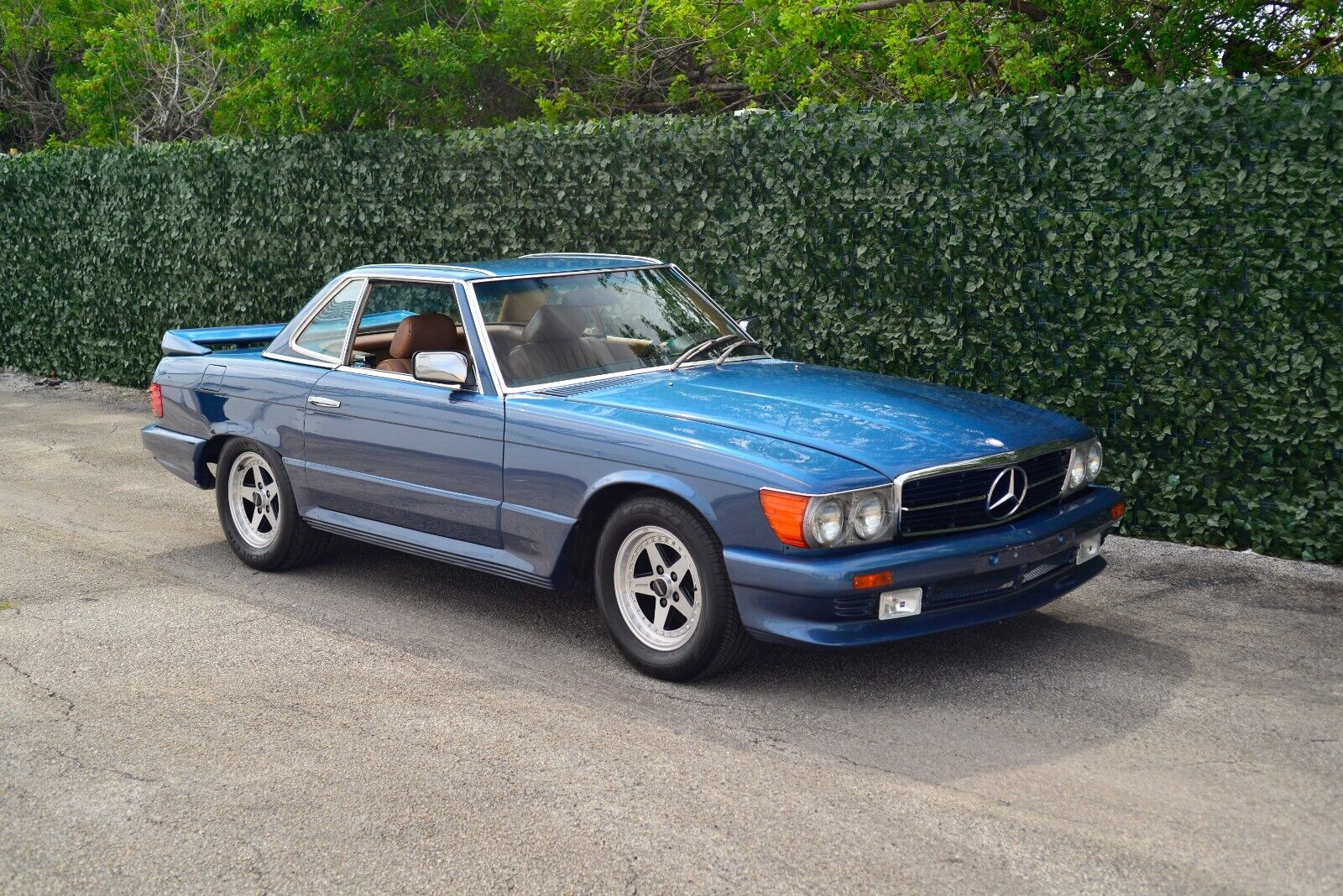 Mercedes-Benz-SL-Class-Cabriolet-1984-Blue-Tan-233355-1