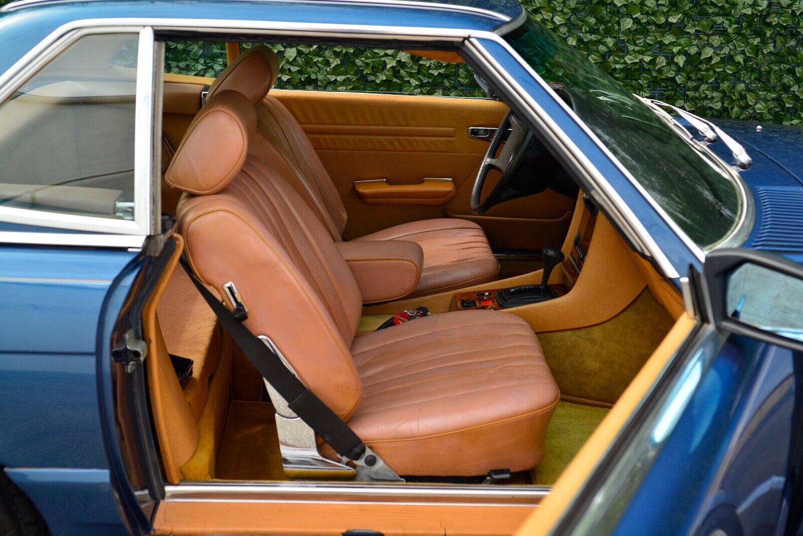 Mercedes-Benz-SL-Class-Cabriolet-1984-Blue-Tan-233355-15