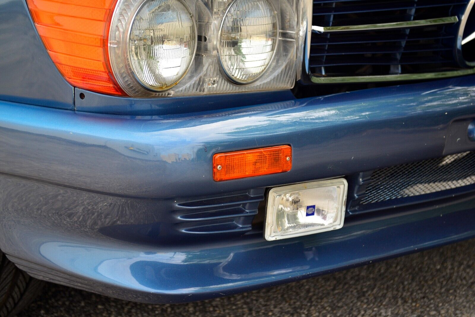 Mercedes-Benz-SL-Class-Cabriolet-1984-Blue-Tan-233355-38