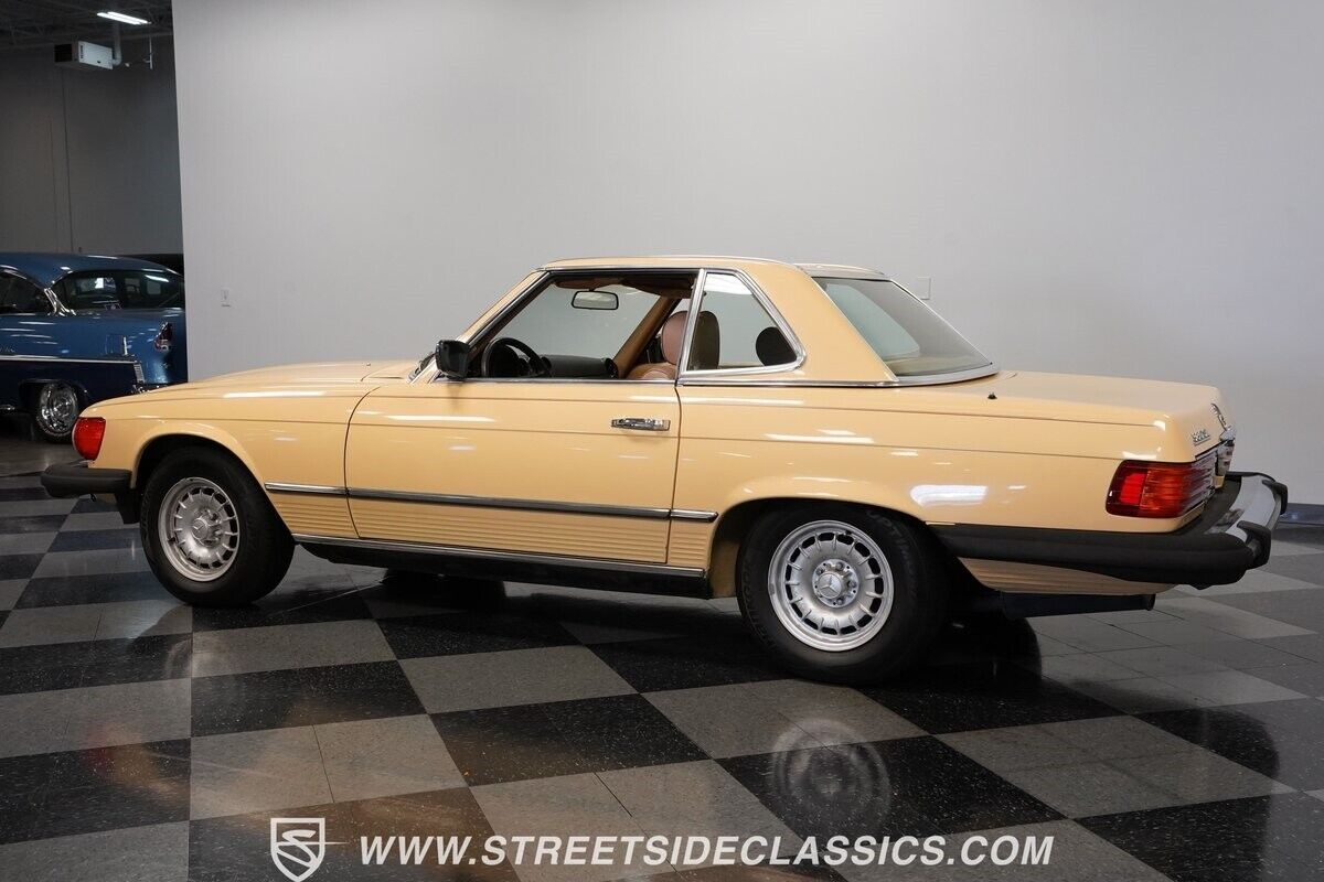 Mercedes-Benz-SL-Class-Cabriolet-1984-Yellow-Tan-124539-8