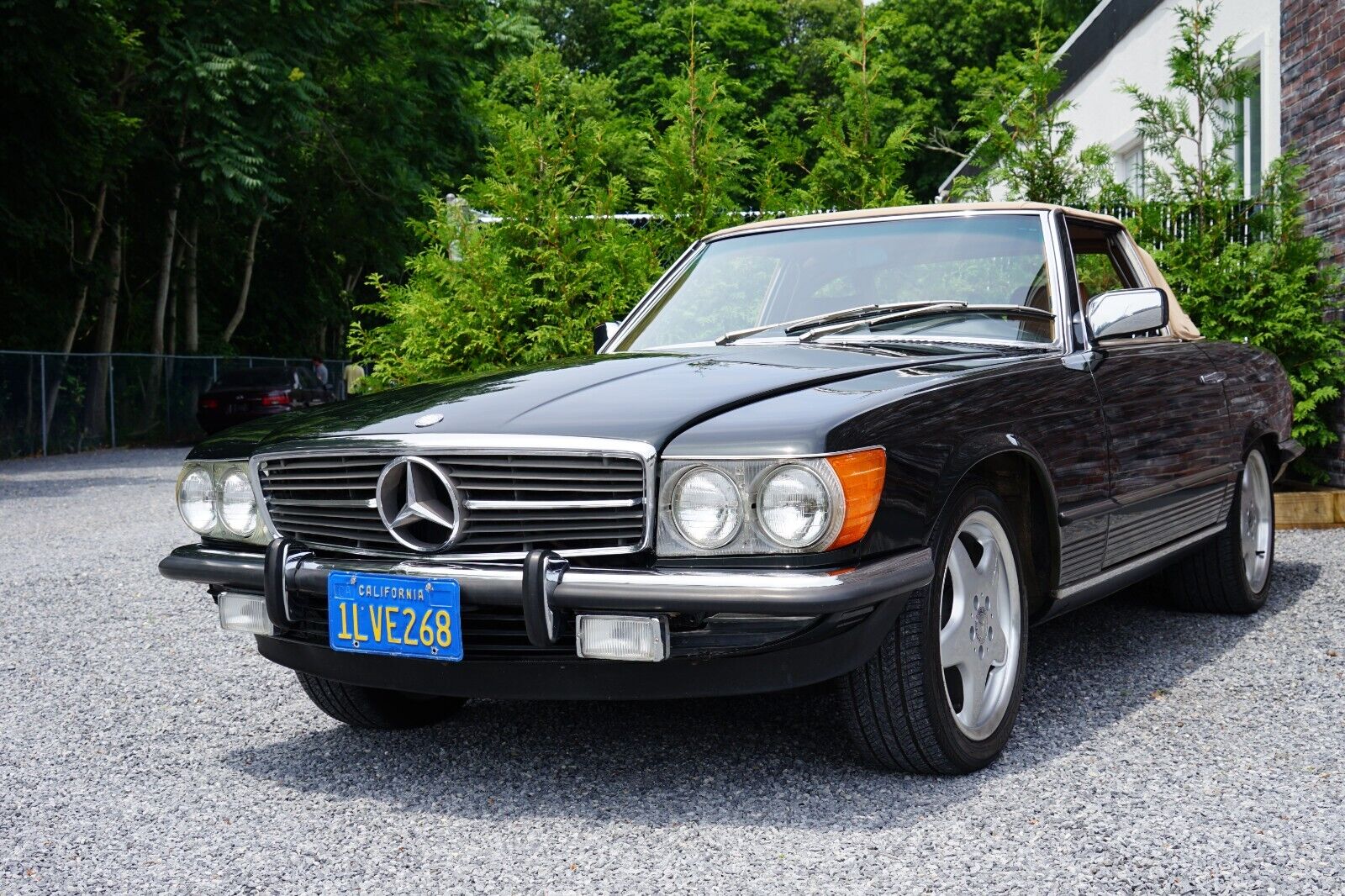 Mercedes-Benz-SL-Class-Cabriolet-1985-Green-Tan-182490-10