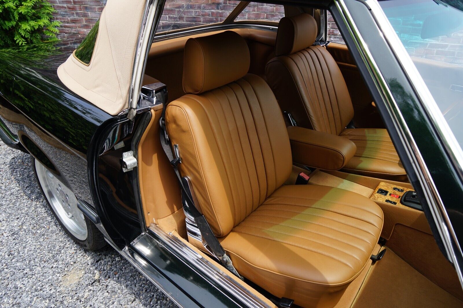 Mercedes-Benz-SL-Class-Cabriolet-1985-Green-Tan-182490-19