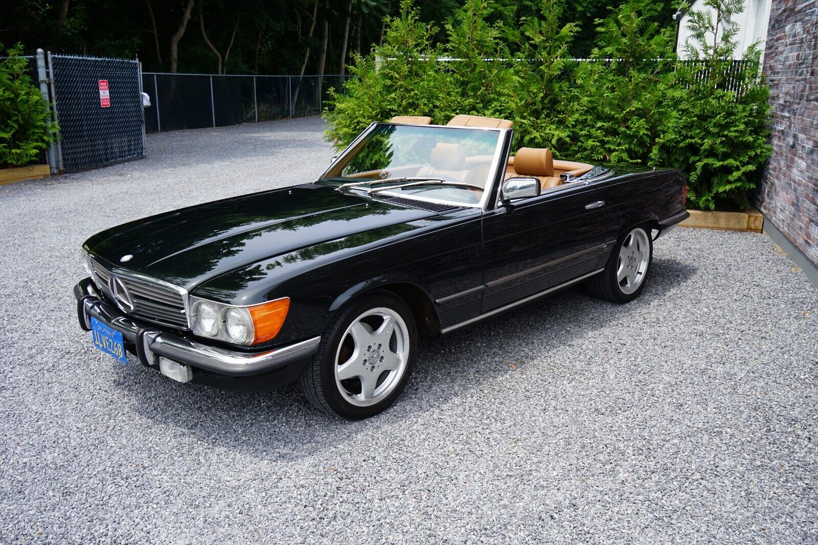 Mercedes-Benz-SL-Class-Cabriolet-1985-Green-Tan-182490-26