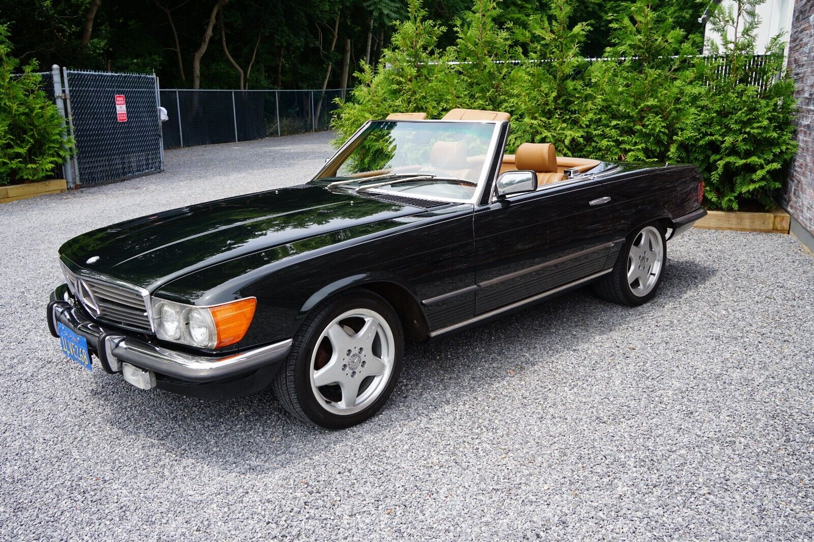 Mercedes-Benz-SL-Class-Cabriolet-1985-Green-Tan-182490-29