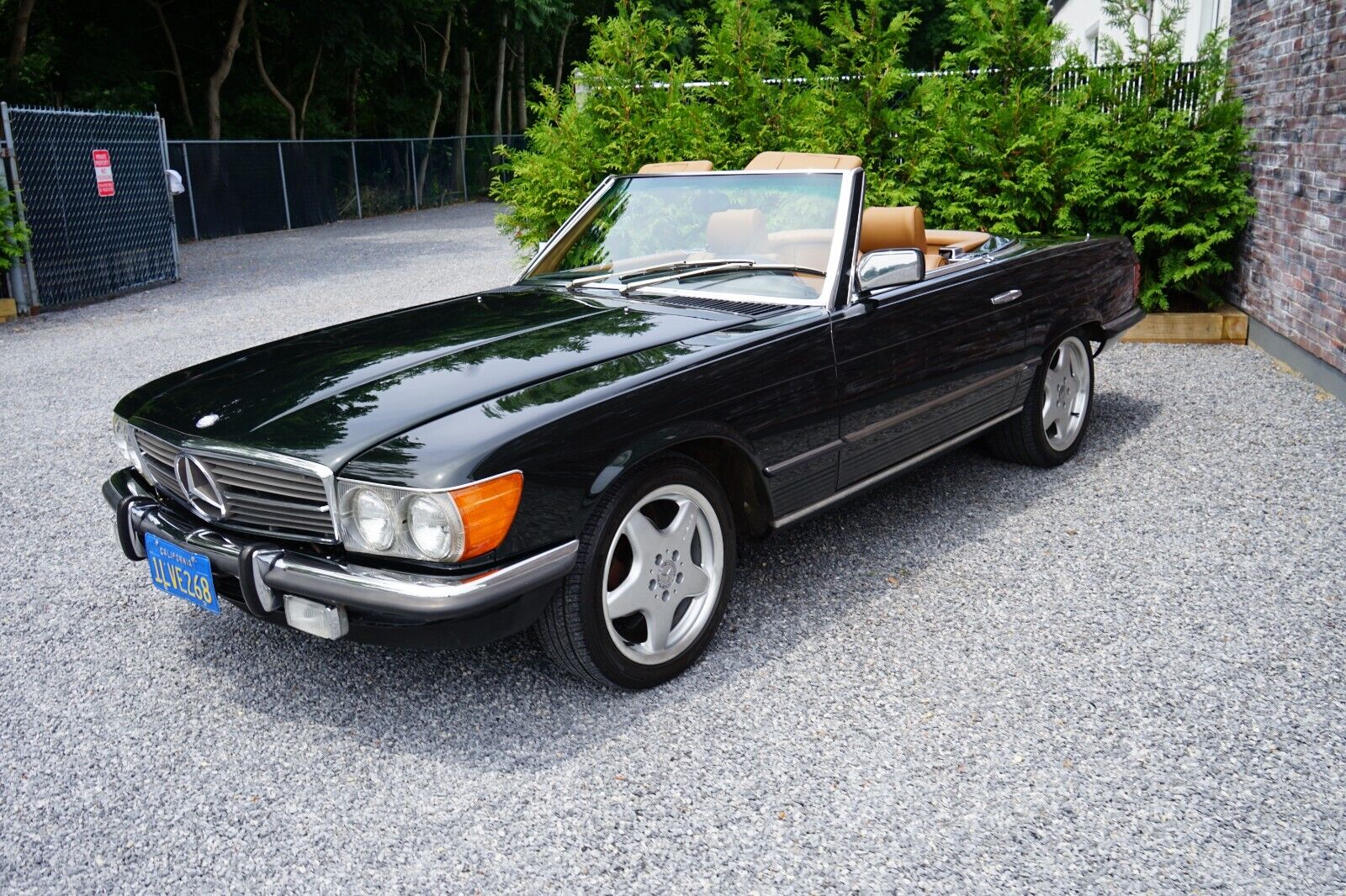 Mercedes-Benz-SL-Class-Cabriolet-1985-Green-Tan-182490-30