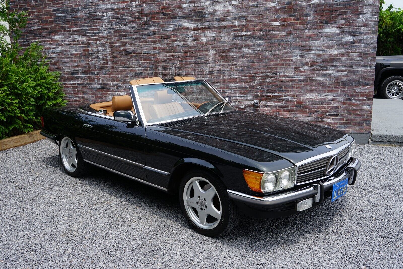 Mercedes-Benz-SL-Class-Cabriolet-1985-Green-Tan-182490-33