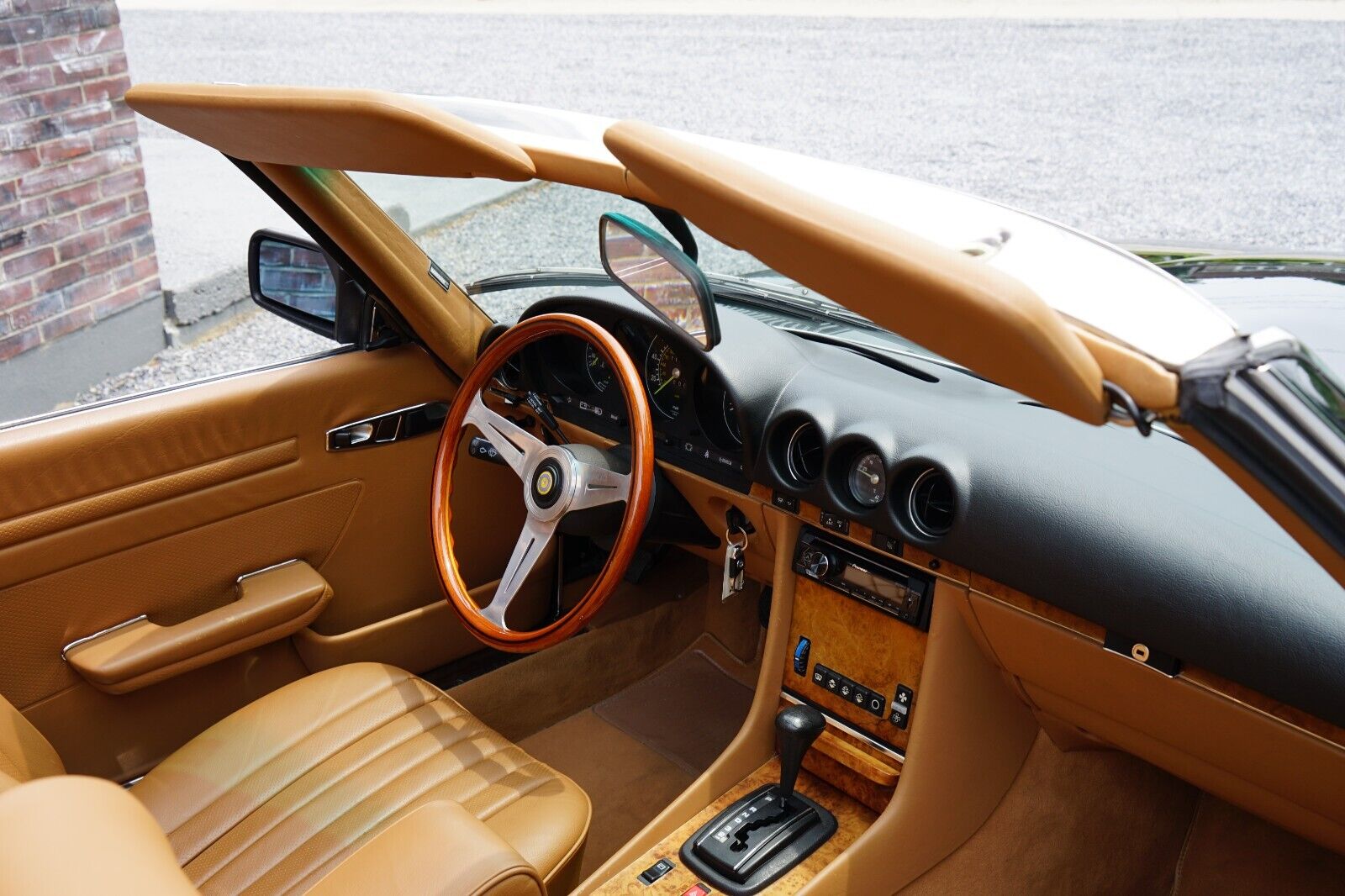 Mercedes-Benz-SL-Class-Cabriolet-1985-Green-Tan-182490-37