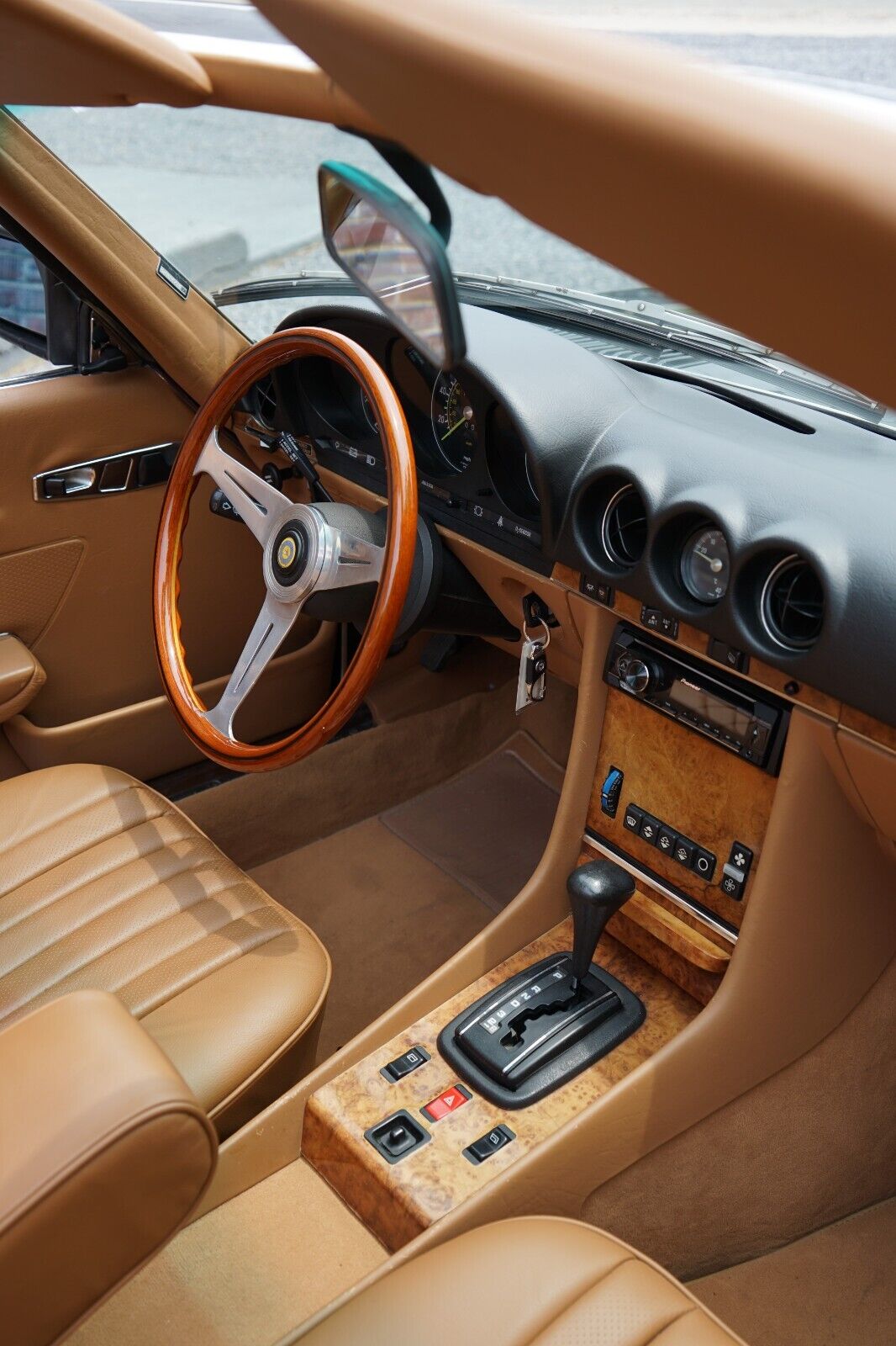 Mercedes-Benz-SL-Class-Cabriolet-1985-Green-Tan-182490-38