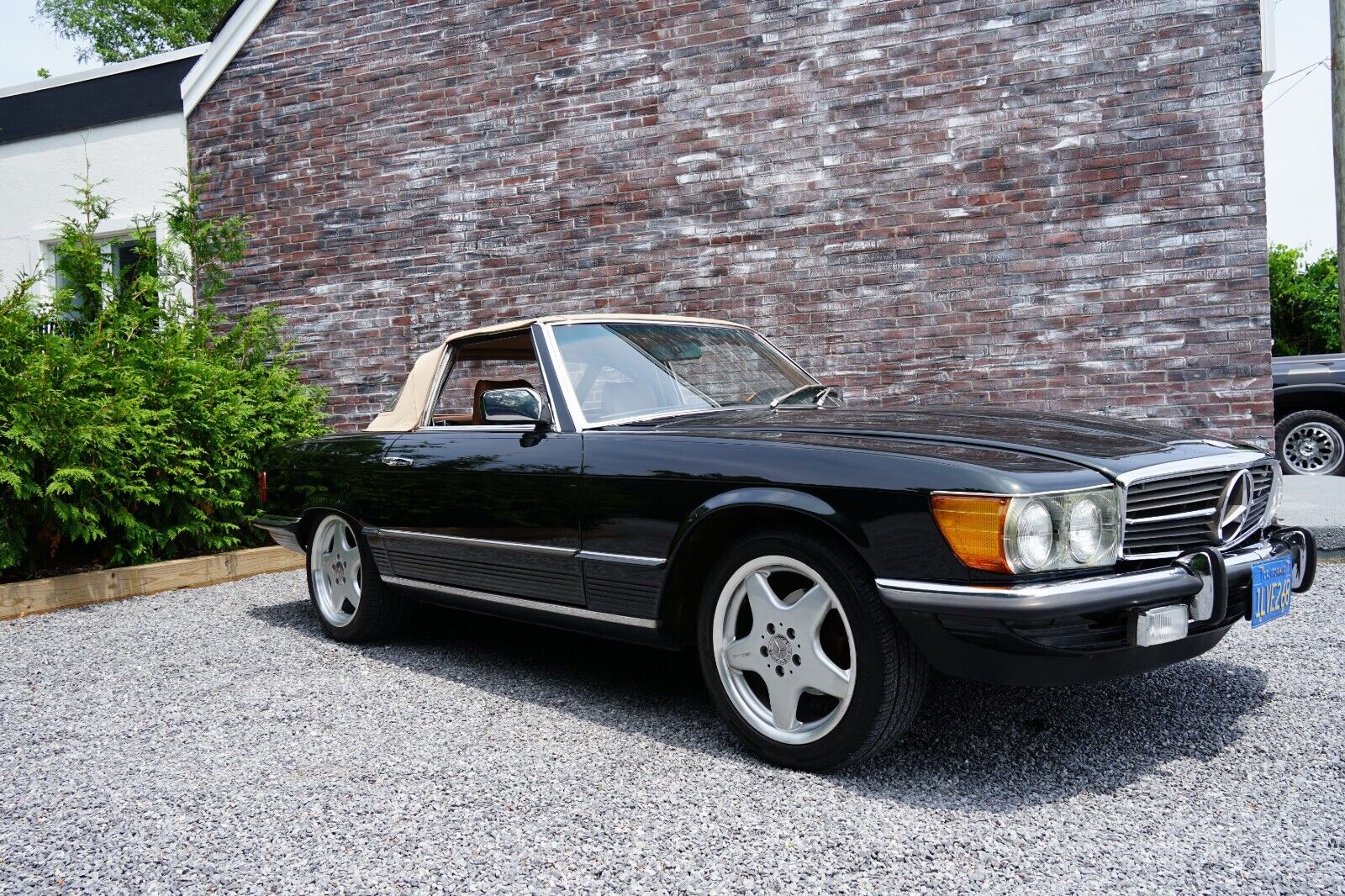 Mercedes-Benz-SL-Class-Cabriolet-1985-Green-Tan-182490-5