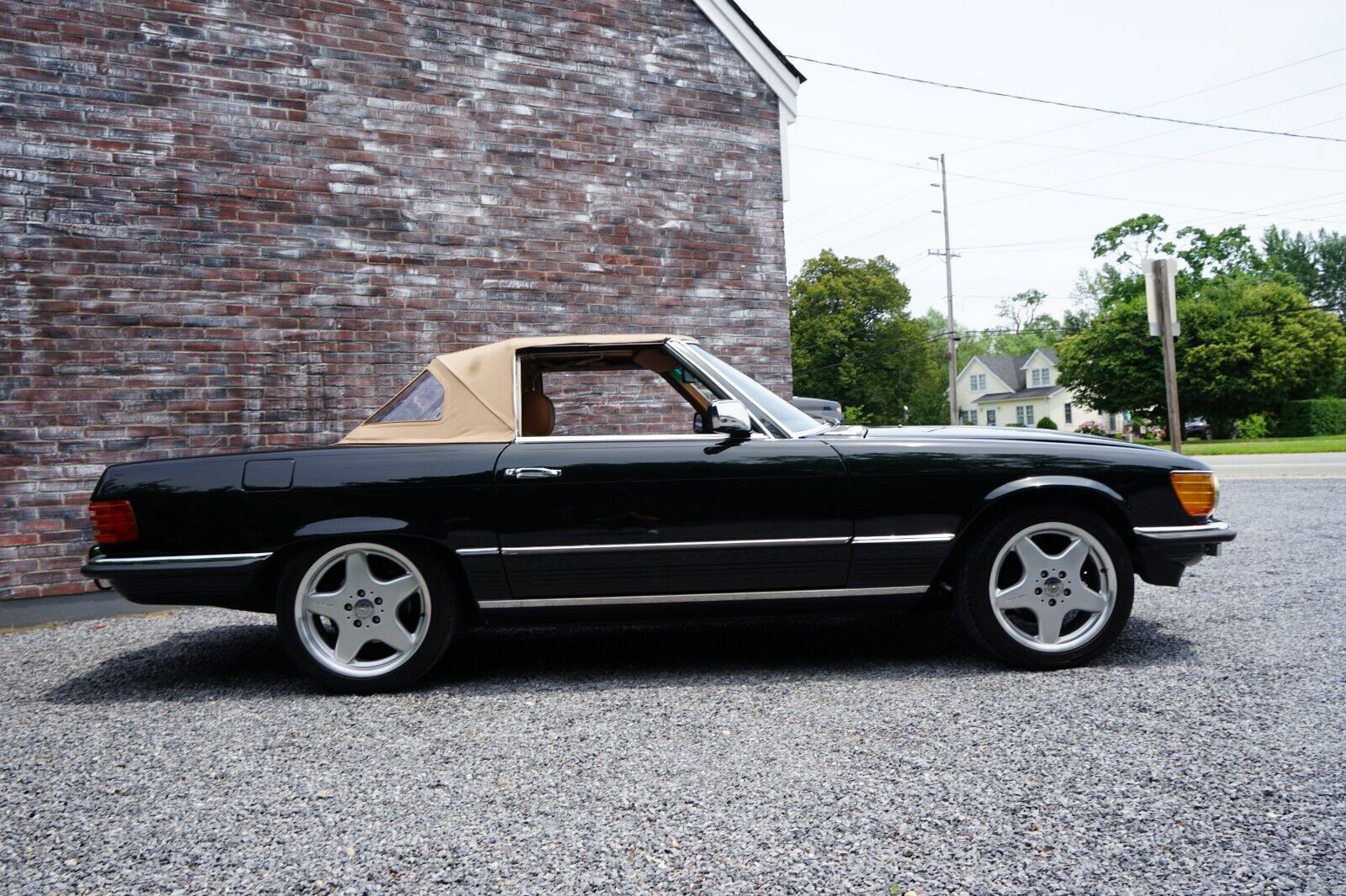 Mercedes-Benz-SL-Class-Cabriolet-1985-Green-Tan-182490-6