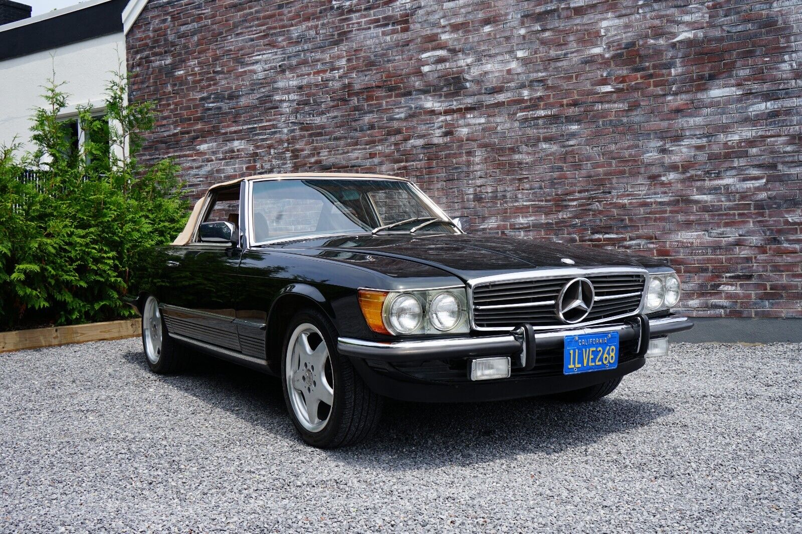 Mercedes-Benz-SL-Class-Cabriolet-1985-Green-Tan-182490-8