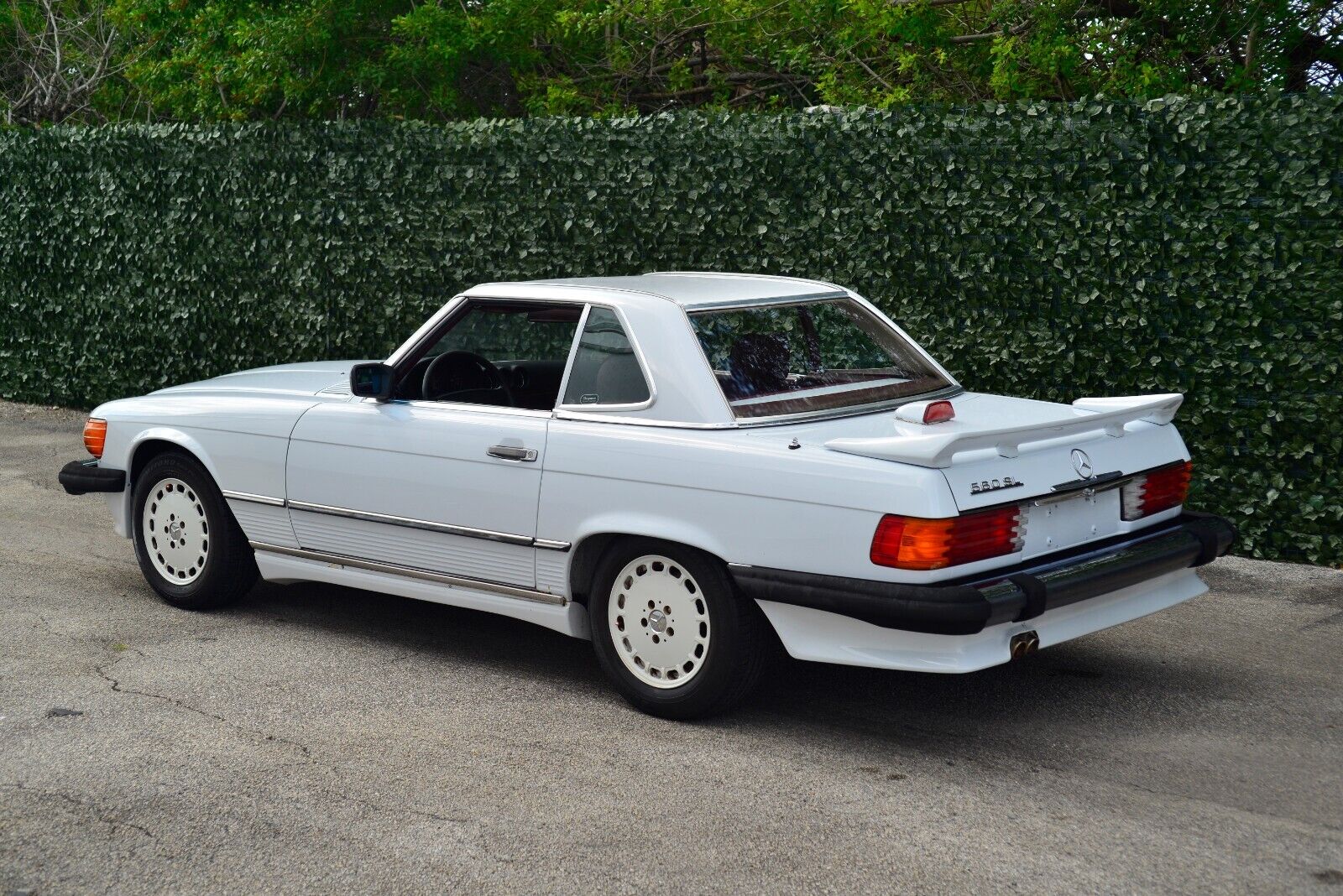 Mercedes-Benz-SL-Class-Cabriolet-1986-11