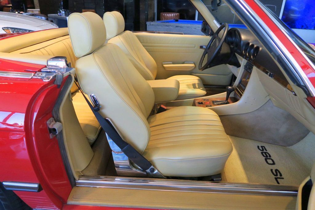 Mercedes-Benz-SL-Class-Cabriolet-1986-Red-Creme-Beige-174557-27