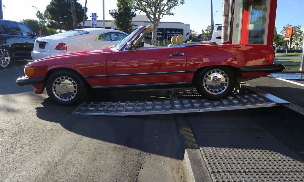 Mercedes-Benz-SL-Class-Cabriolet-1986-Red-Creme-Beige-174557-4