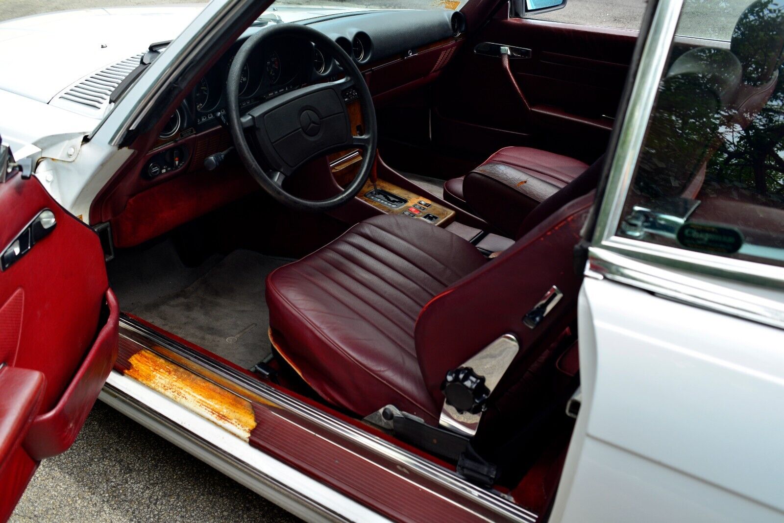 Mercedes-Benz-SL-Class-Cabriolet-1986-White-Red-152888-16