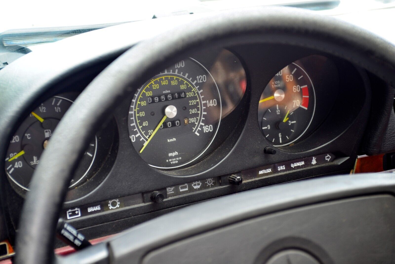 Mercedes-Benz-SL-Class-Cabriolet-1986-White-Red-152888-20