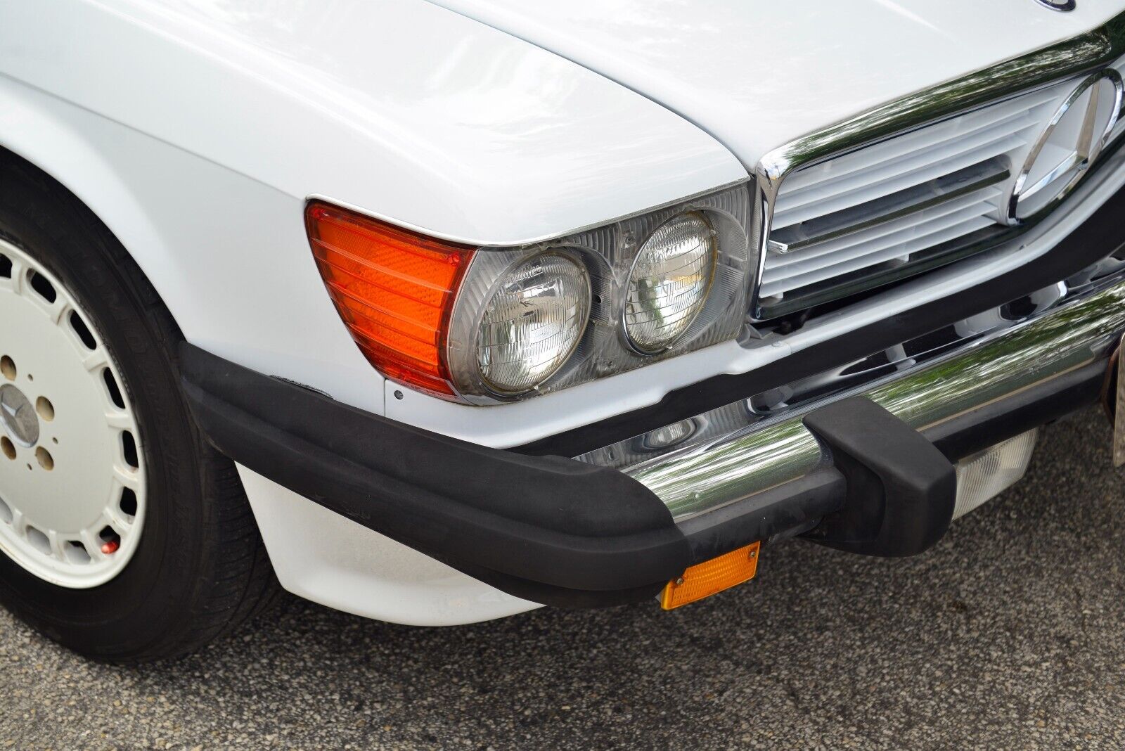 Mercedes-Benz-SL-Class-Cabriolet-1986-White-Red-152888-7