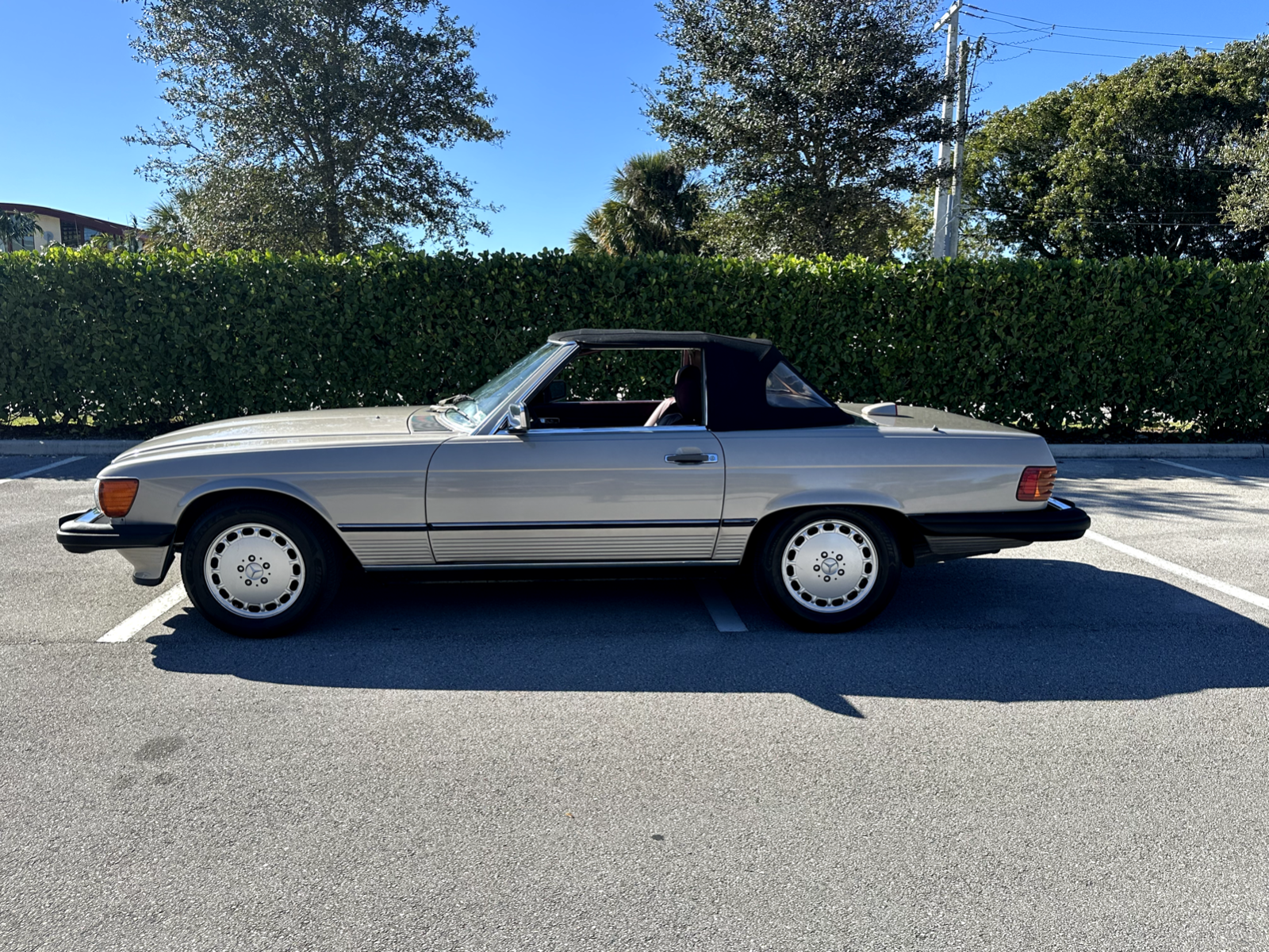 Mercedes-Benz-SL-Class-Cabriolet-1987-Gray-Burgundy-129230-10