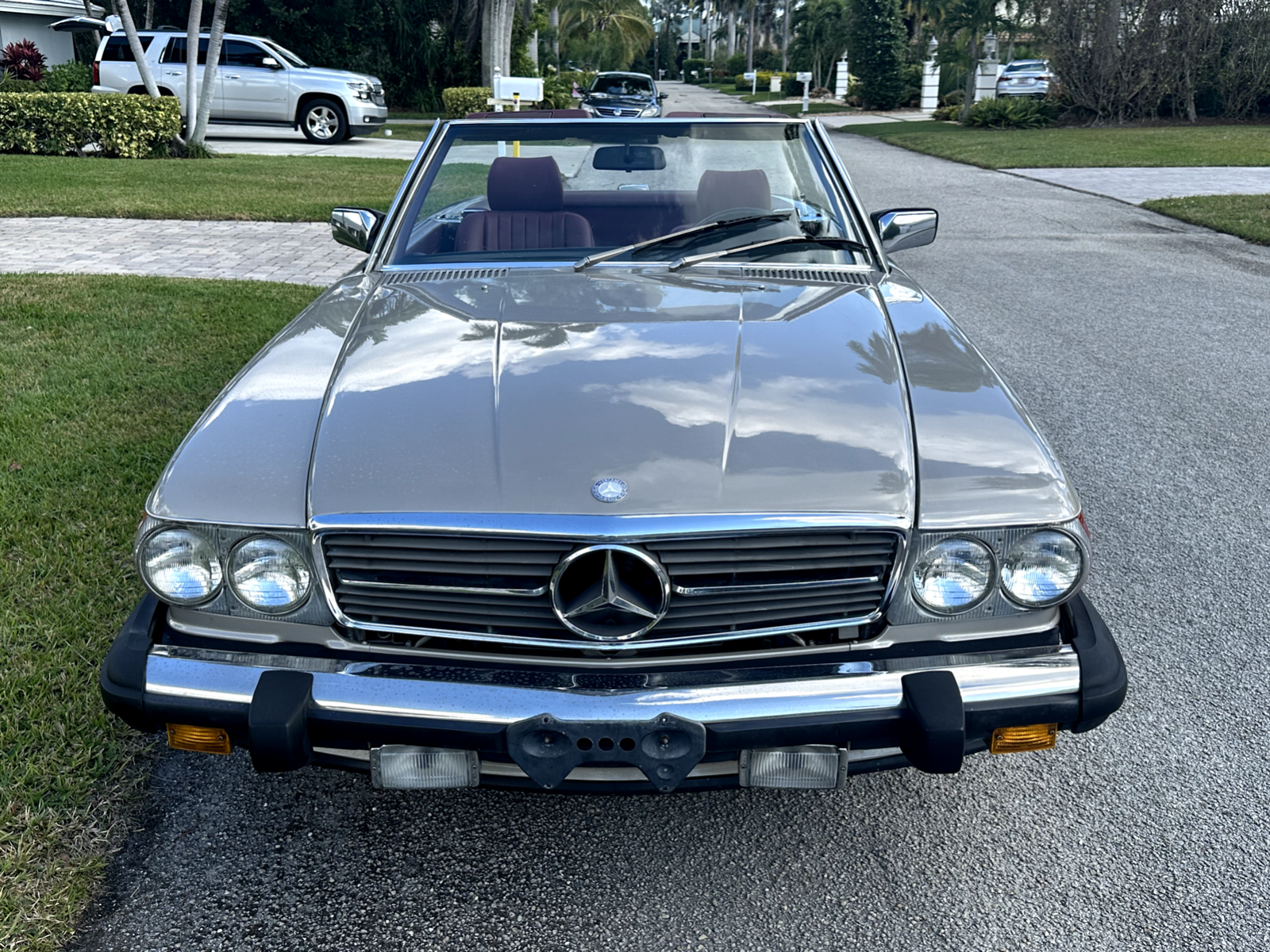 Mercedes-Benz-SL-Class-Cabriolet-1987-Gray-Burgundy-129230-2