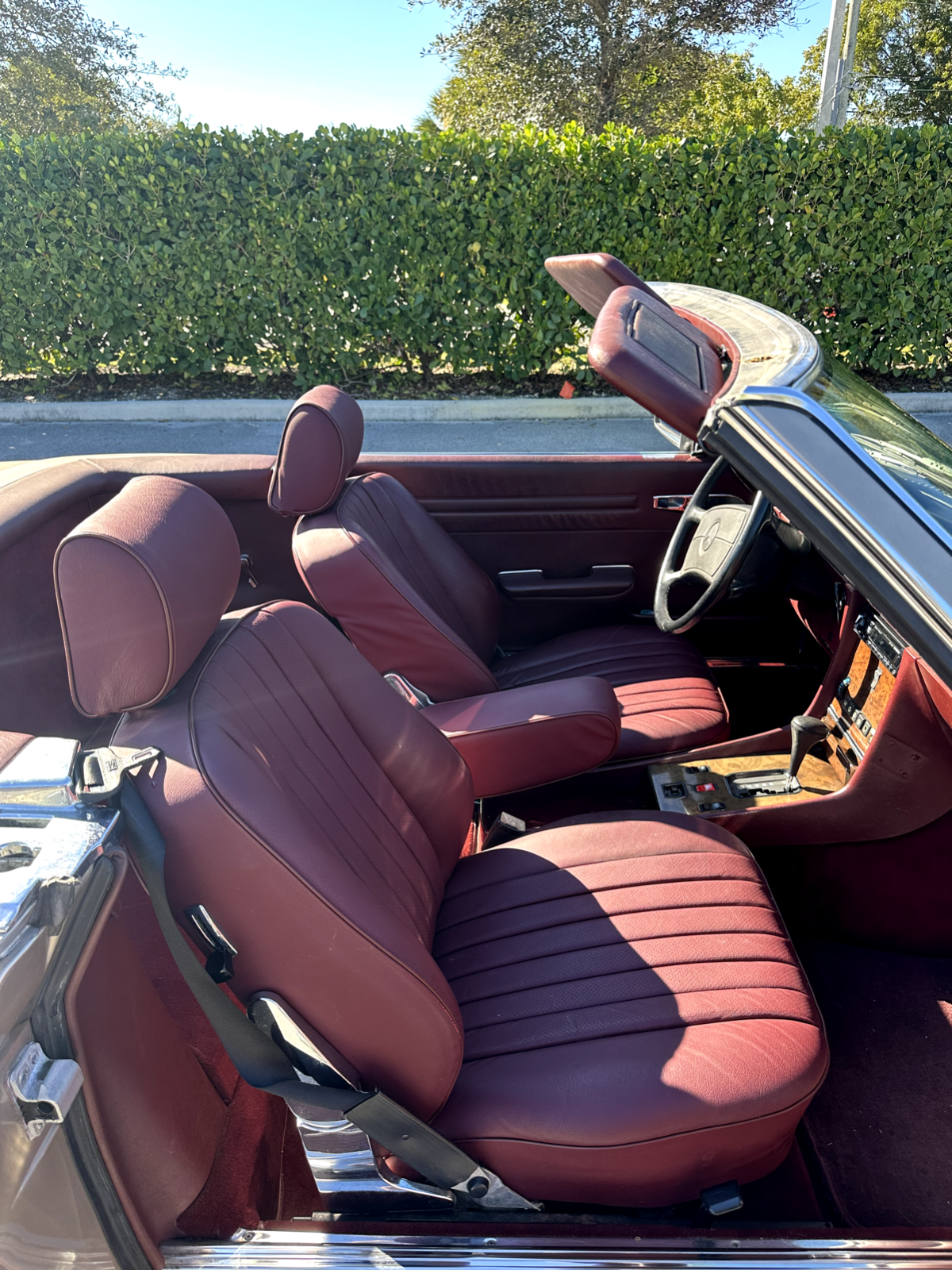 Mercedes-Benz-SL-Class-Cabriolet-1987-Gray-Burgundy-129230-20