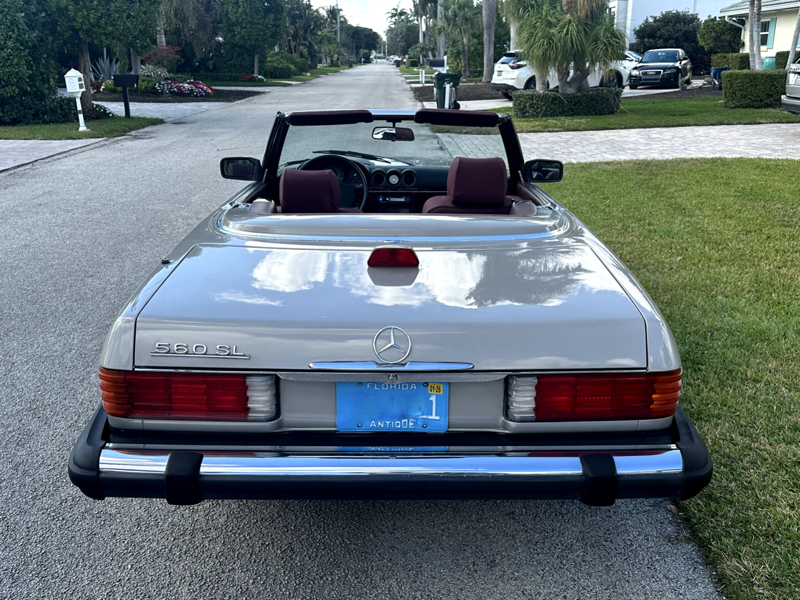 Mercedes-Benz-SL-Class-Cabriolet-1987-Gray-Burgundy-129230-4