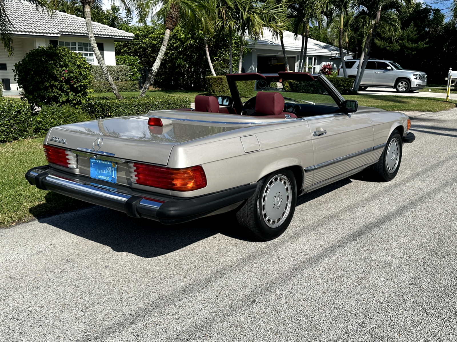 Mercedes-Benz-SL-Class-Cabriolet-1987-Gray-Burgundy-129230-8