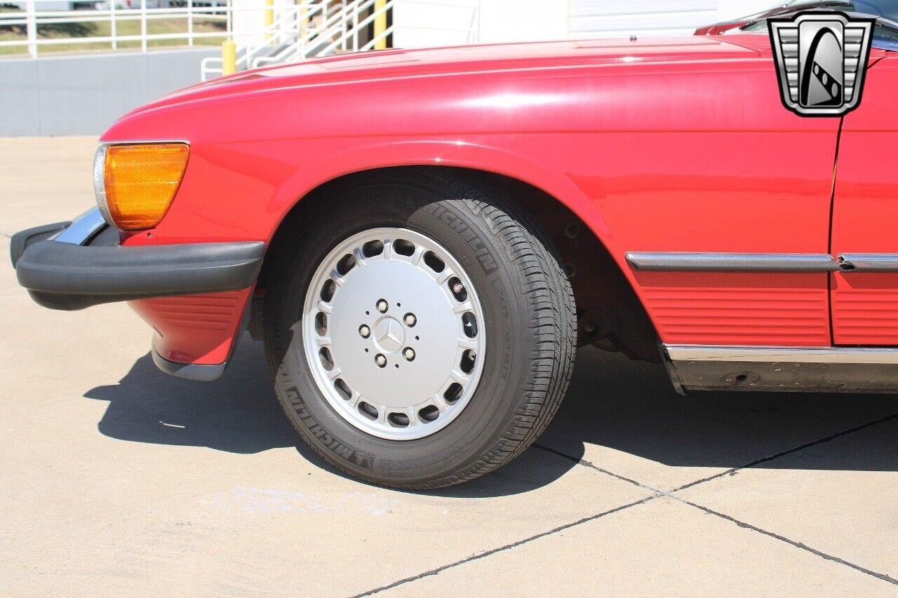 Mercedes-Benz-SL-Class-Coupe-1987-11