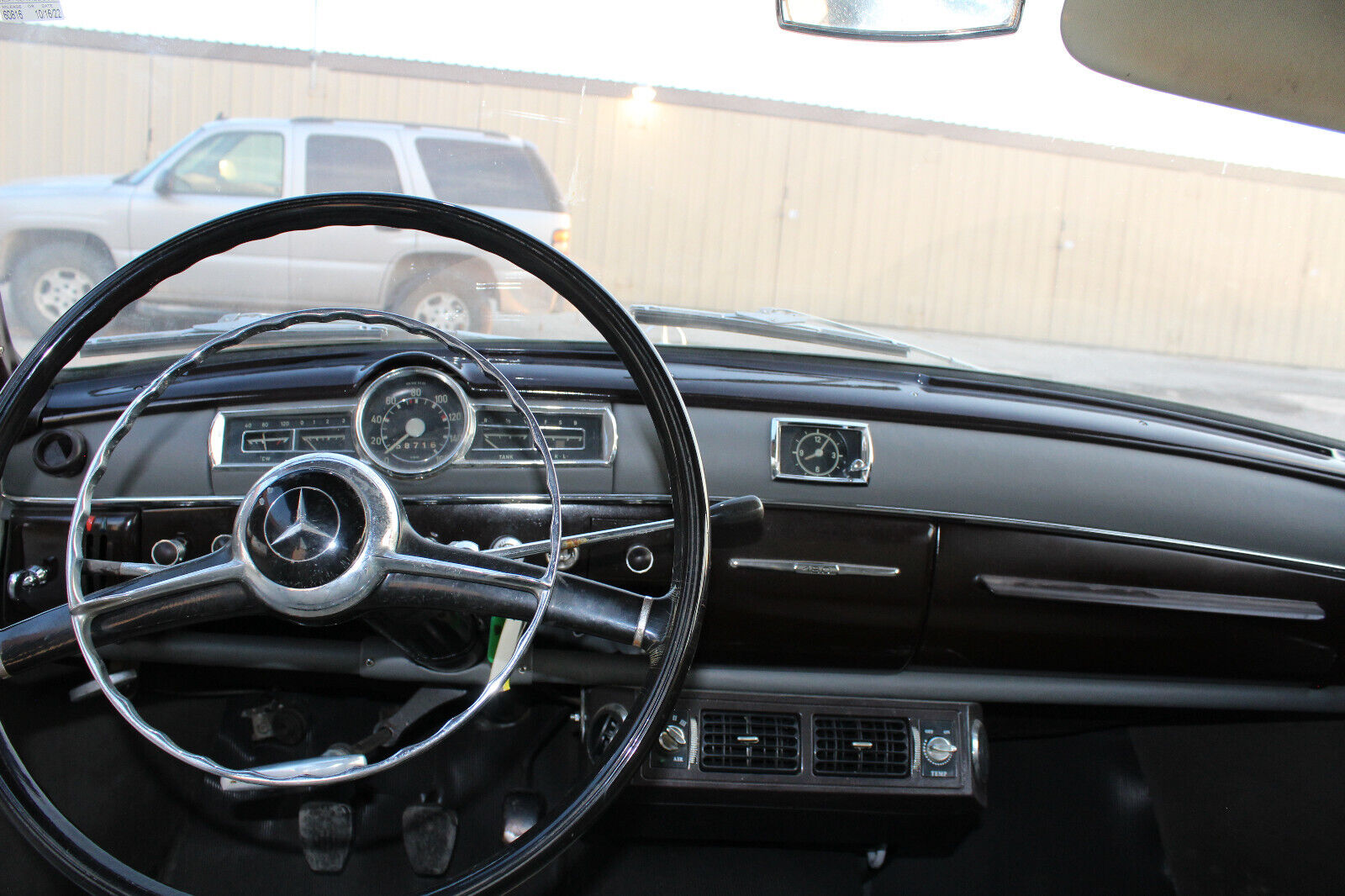 Mercedes-Benz-W120-Berline-1956-3