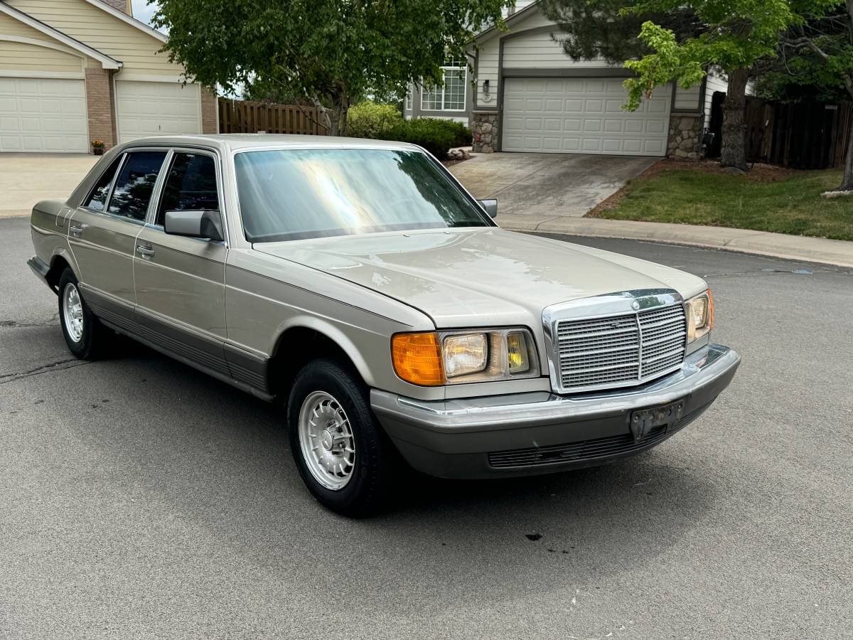 Mercedes-benz-1985-270369-1