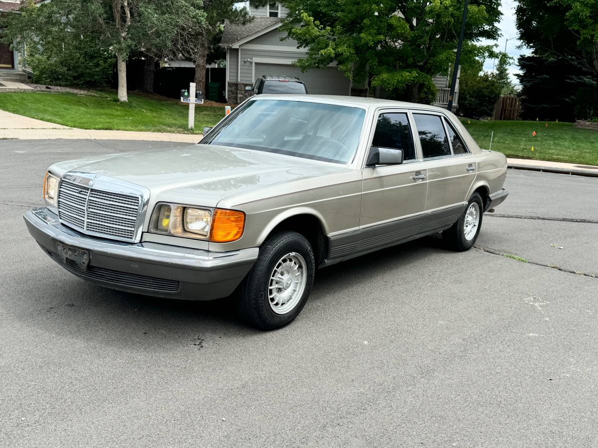 Mercedes-benz-1985-270369-11