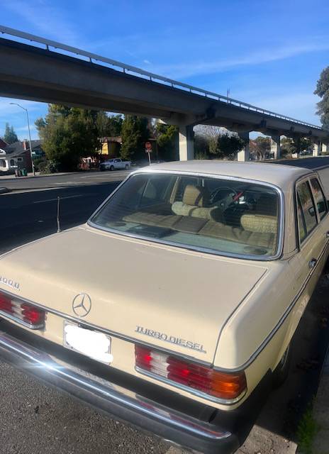 Mercedes-benz-300d-diesel-1983-418428-1