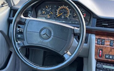 Mercedes-benz-Benz-300-ce-1990-18