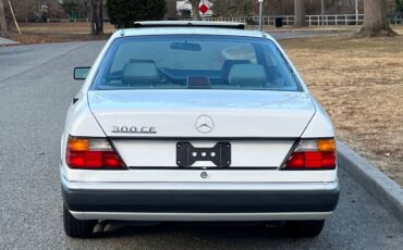 Mercedes-benz-Benz-300-ce-1990-4