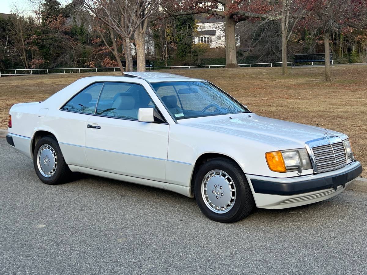 Mercedes-benz-Benz-300-ce-1990-6