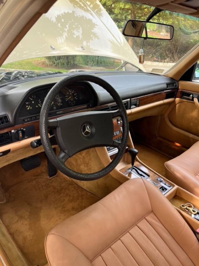 Mercedes-benz-Benz-300sd-126-diesel-1984-5