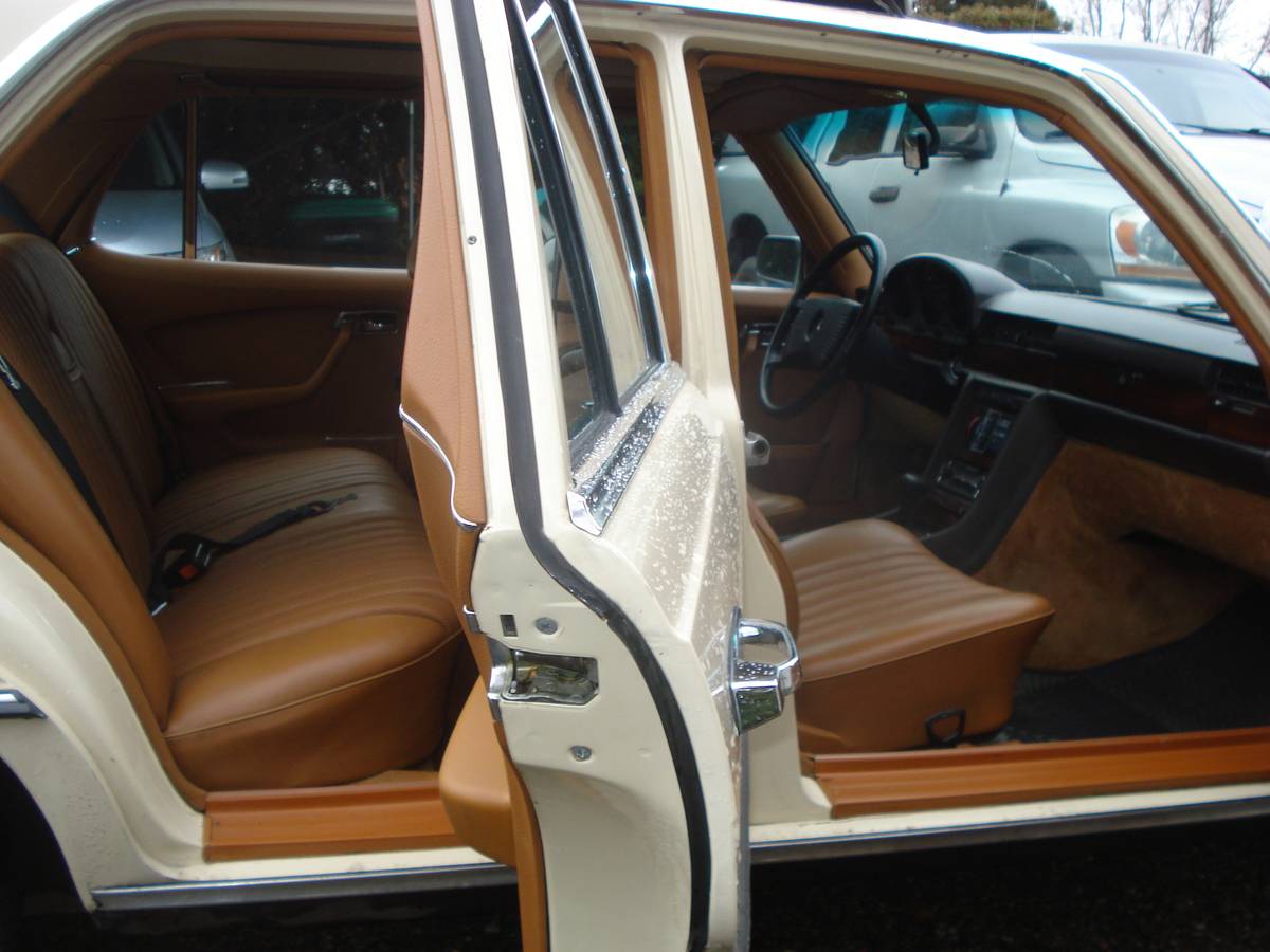 Mercedes-benz-Benz-300sd-diesel-1980-11