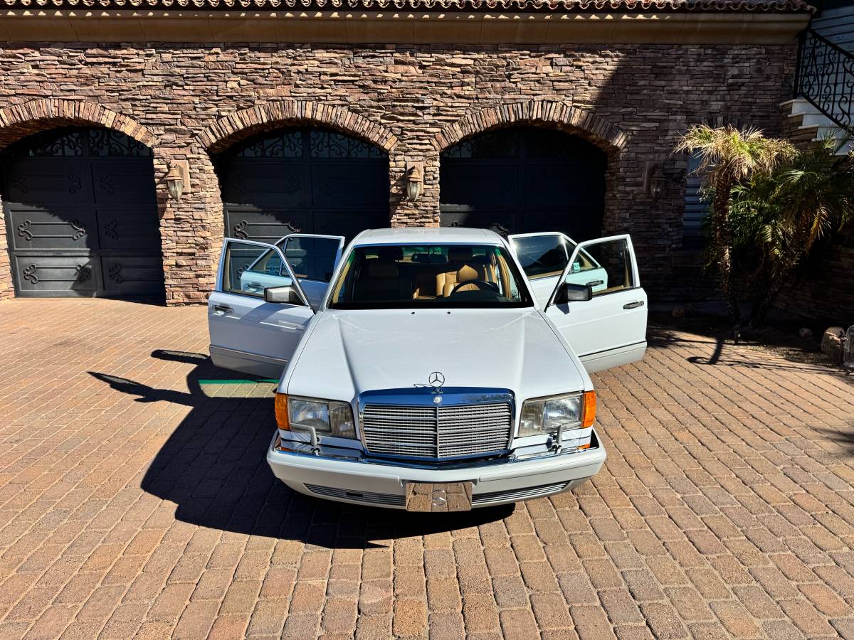 Mercedes-benz-Benz-300se-1989-white-57936-1