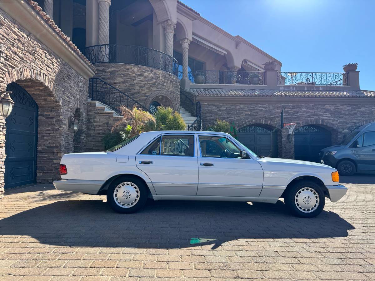 Mercedes-benz-Benz-300se-1989-white-57936-7