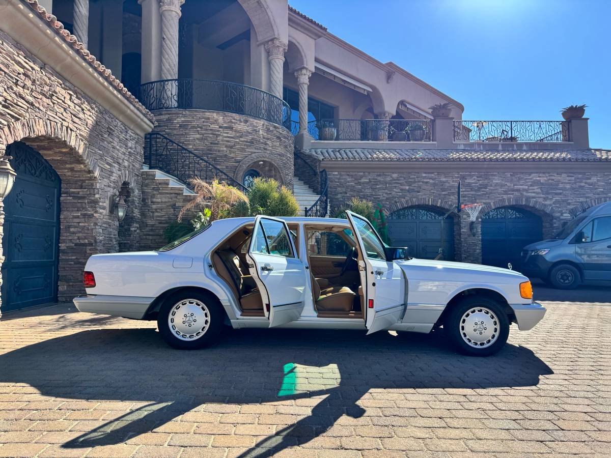 Mercedes-benz-Benz-300se-1989-white-57936-8