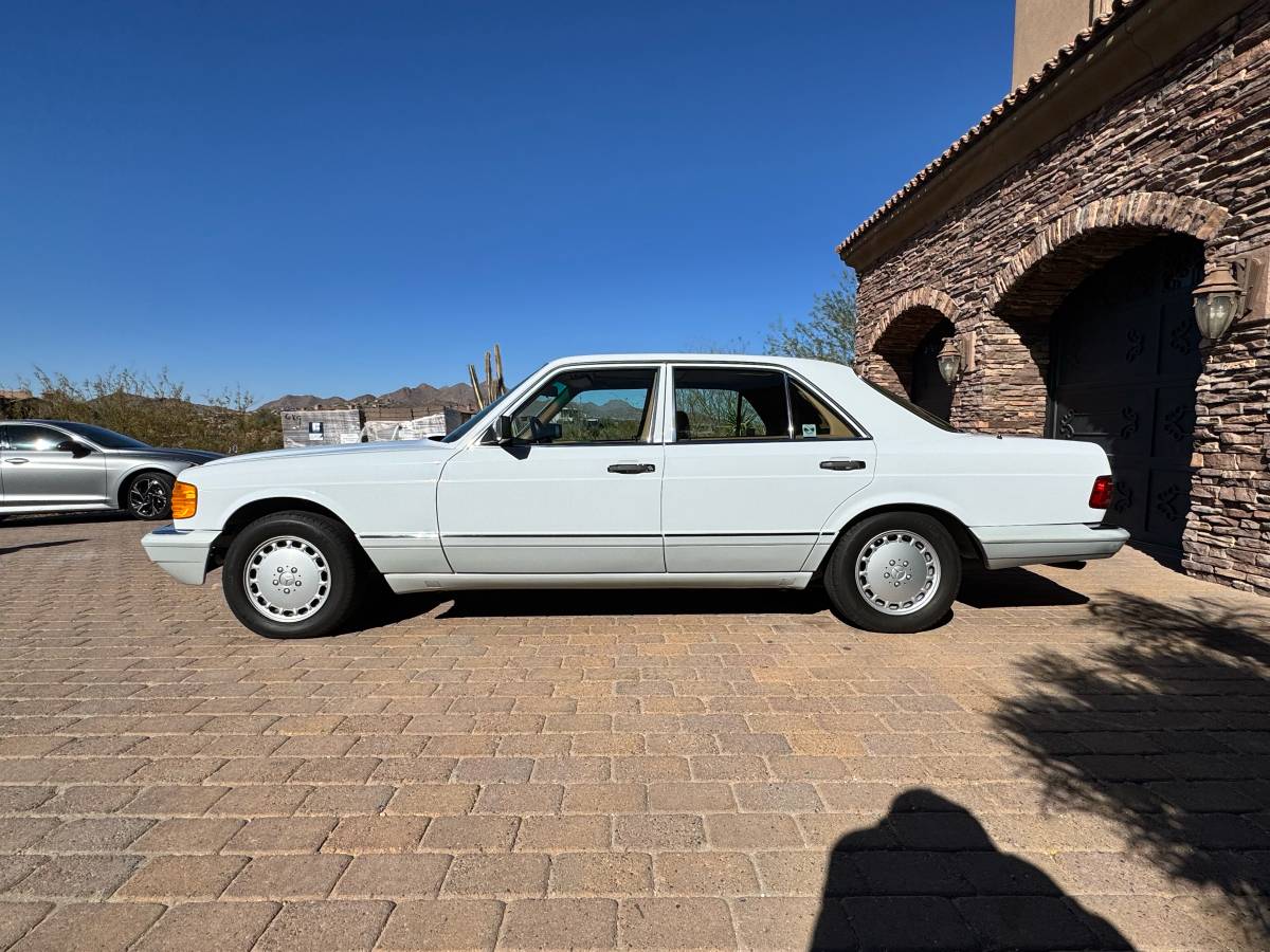 Mercedes-benz-Benz-300se-1989-white-57936-9