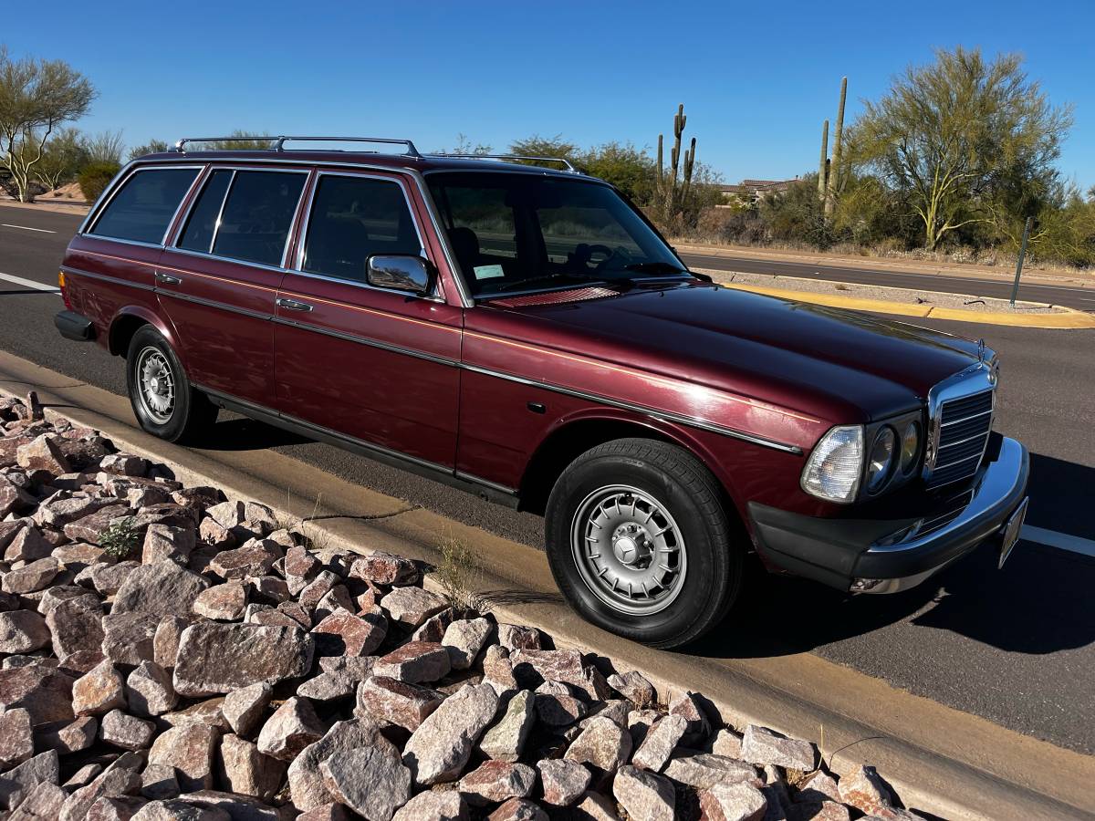 Mercedes-benz-Benz-300tdt-diesel-1985-1