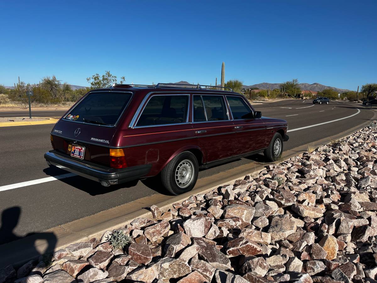 Mercedes-benz-Benz-300tdt-diesel-1985-3