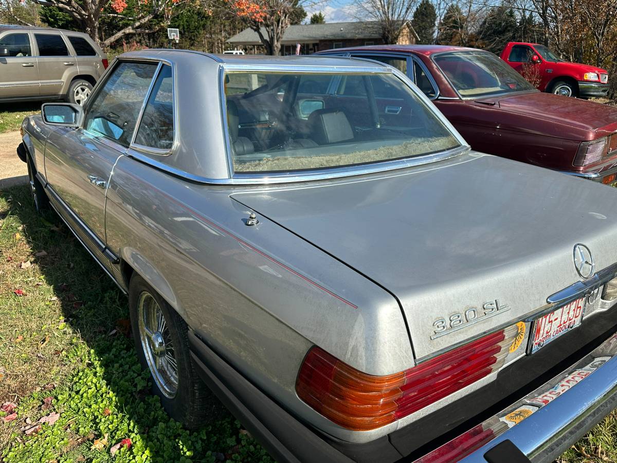 Mercedes-benz-Benz-380sl-1982-silver-160934-3