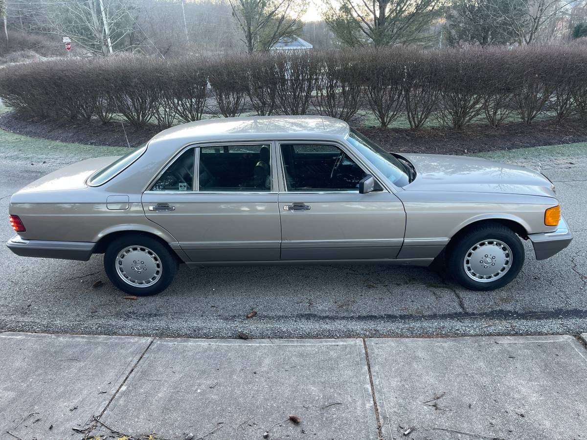 Mercedes-benz-Benz-420sel-1989-3