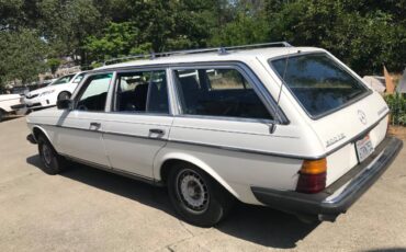 Mercedes-benz-Benz-wagon-diesel-1983-white-771241-1