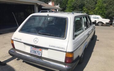 Mercedes-benz-Benz-wagon-diesel-1983-white-771241-3