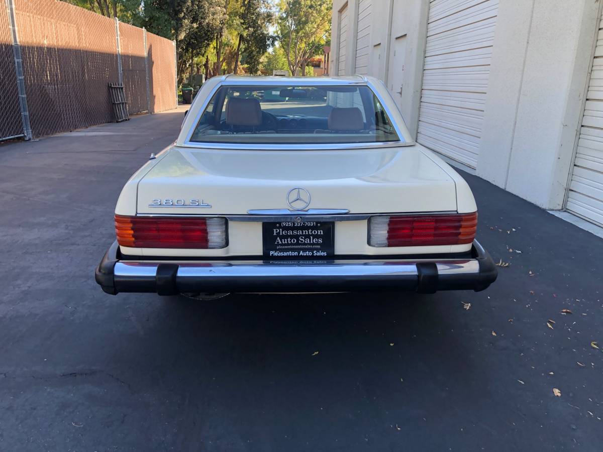 Mercedes-benz-benz-380-380sl-1984-6